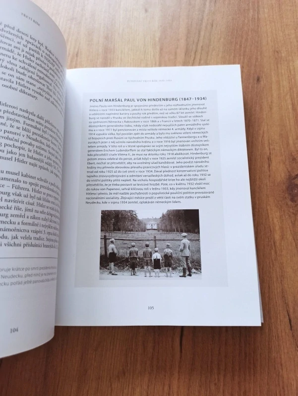 RICHARD OVERY - Třetí říše – Kronika