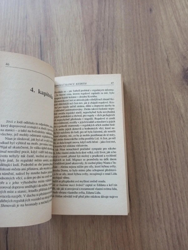 CAROLYN JANICE CHERRYH - Stárnoucí slunce – díl. 1 – Kesrith