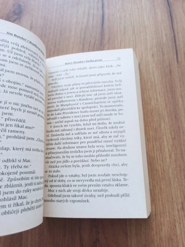 JIM BUTCHER - Bouřková fronta - Harry Dresden 1.
