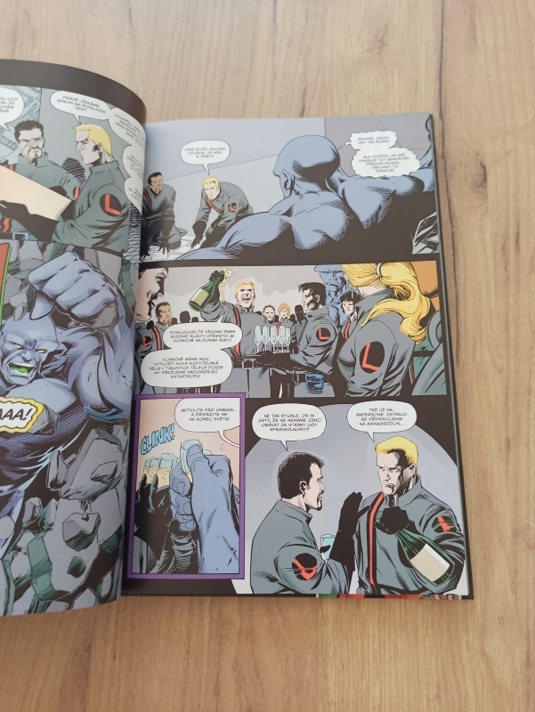 MARK WAID, BRIAN AUGUSTYN, JOE SAMACHSON - DC Komiksový komplet č. 15. - JLA Rok jedna - Kniha druhá