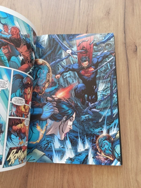 SCOTT SNYDER - Superman Nespoutaný: Kniha druhá