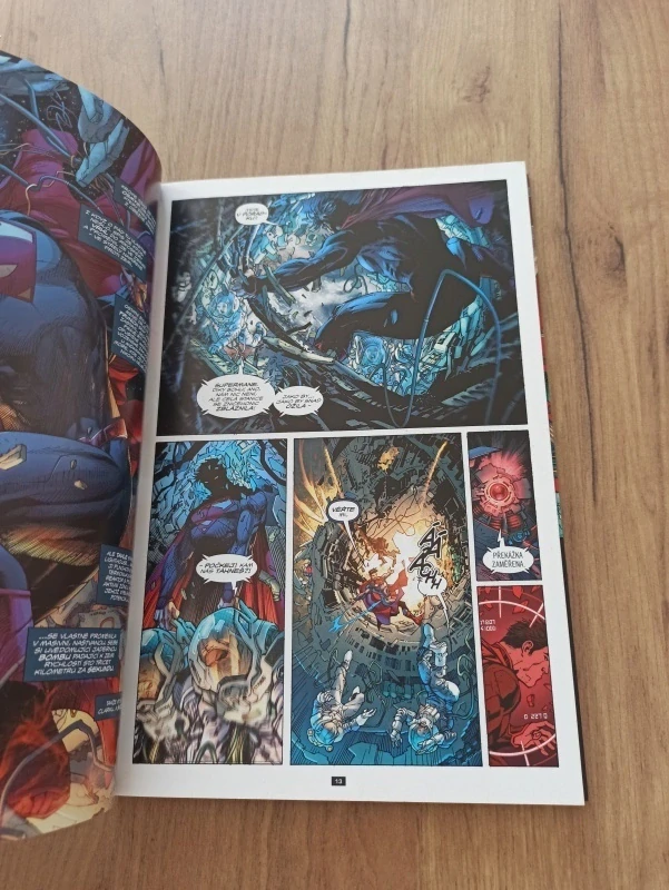 SCOTT SNYDER - Superman Nespoutaný: Kniha první