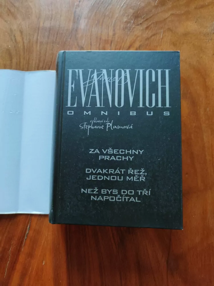 JANET EVANOVICH - Za všechny prachy, Dvakrát řež, jednou měř, Než bys do tří napočítal