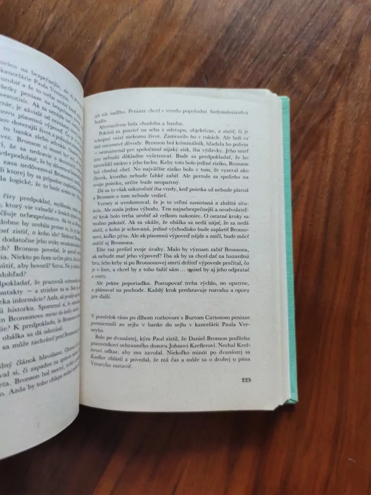JOHN DANN MacDonald - Umrieť v purpurovej krajině, Cena vraždy, Dohodnút sa so žralokom