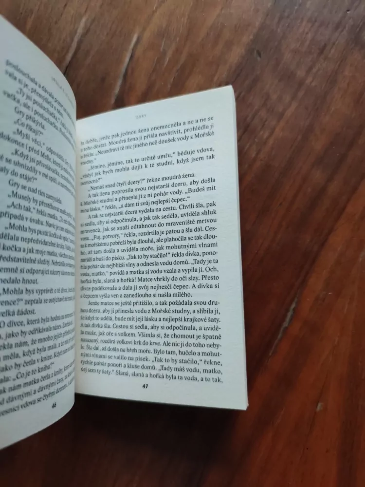 URSULA K. LE GUIN - Dary - Kroniky Západního pobřeží - Kniha první