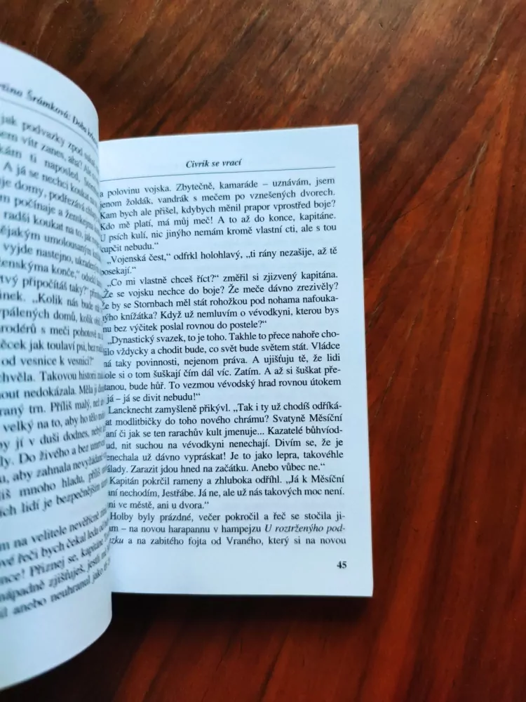 MARTINA ŠRÁMKOVÁ - Doba krkavců