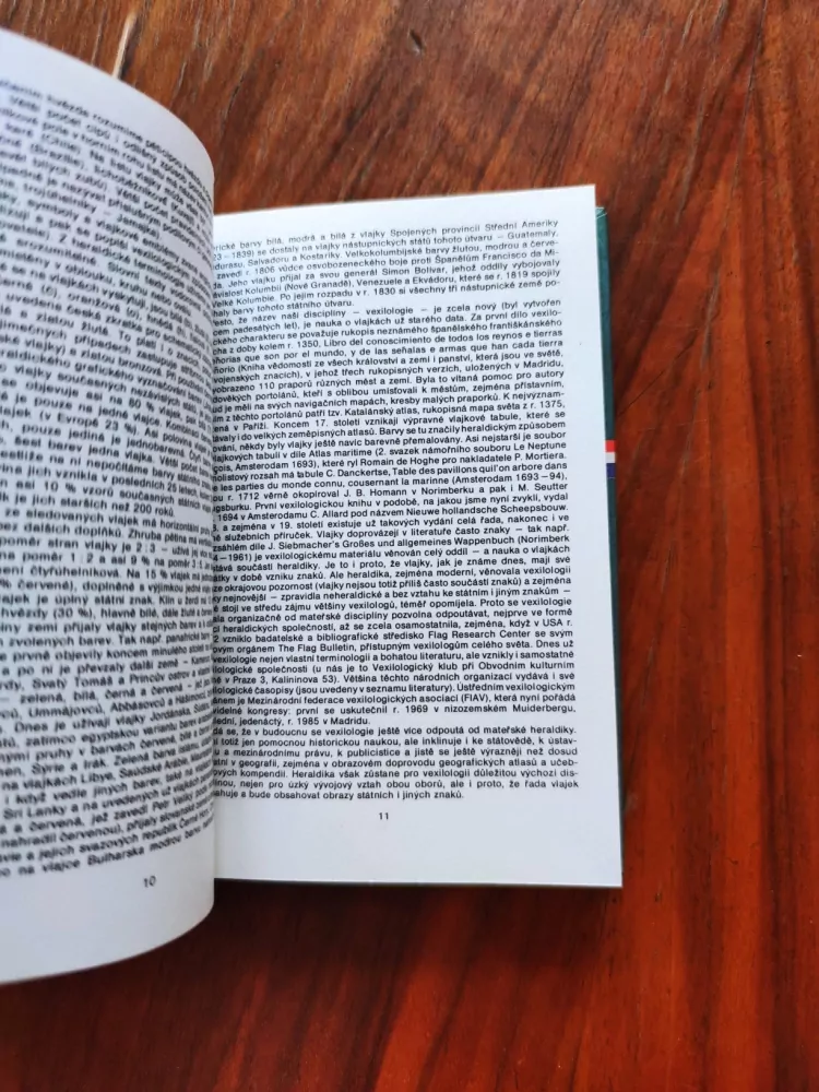 LUDVÍK MUCHA, STANISLAV VALÁŠEK - Vlajky a znaky zemí světa