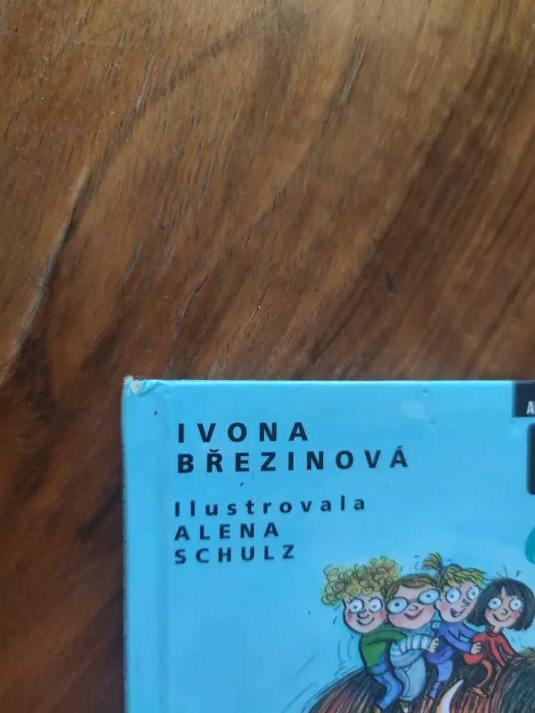 IVONA BŘEZINOVÁ - Chobotem sem, chobotem tam