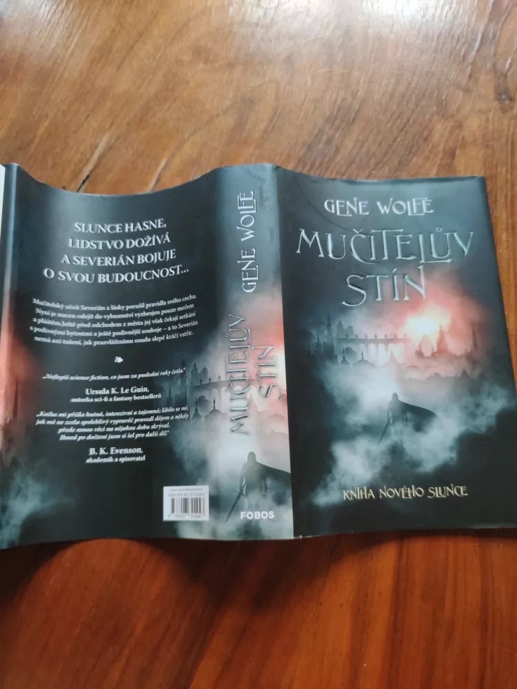 GENE WOLFE - Mučitelův stín