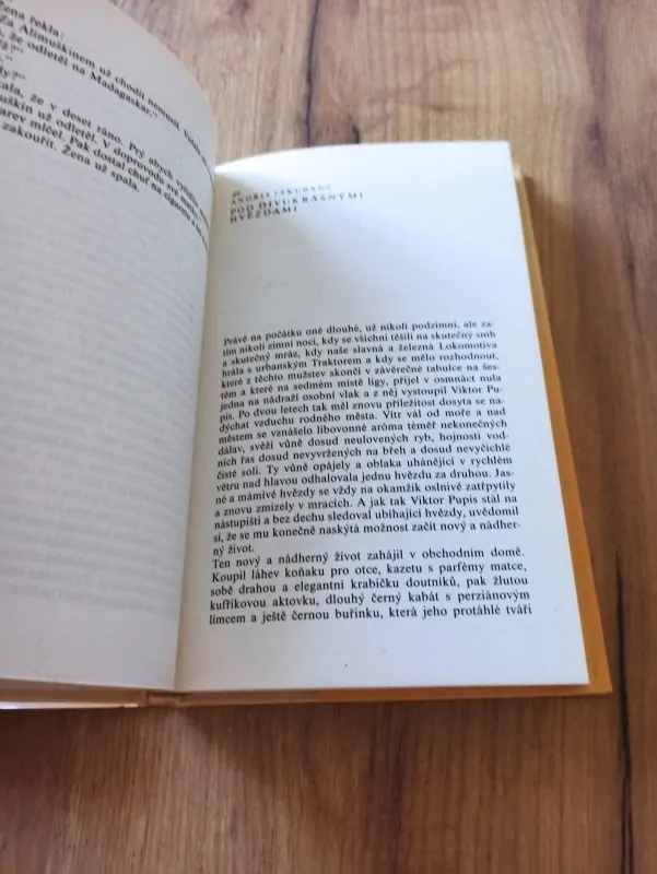 APRÍLOVÉ GROTESKY