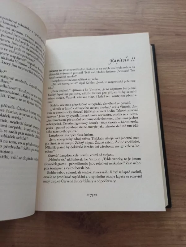 DAN BROWN - Andělé a démoni