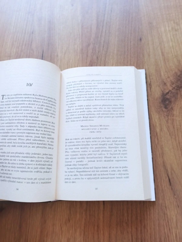 NICHOLAS SPARKS - Útěk do samoty