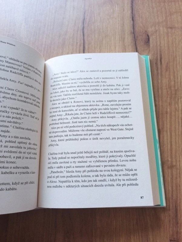 HANA WHITTON - Agentka