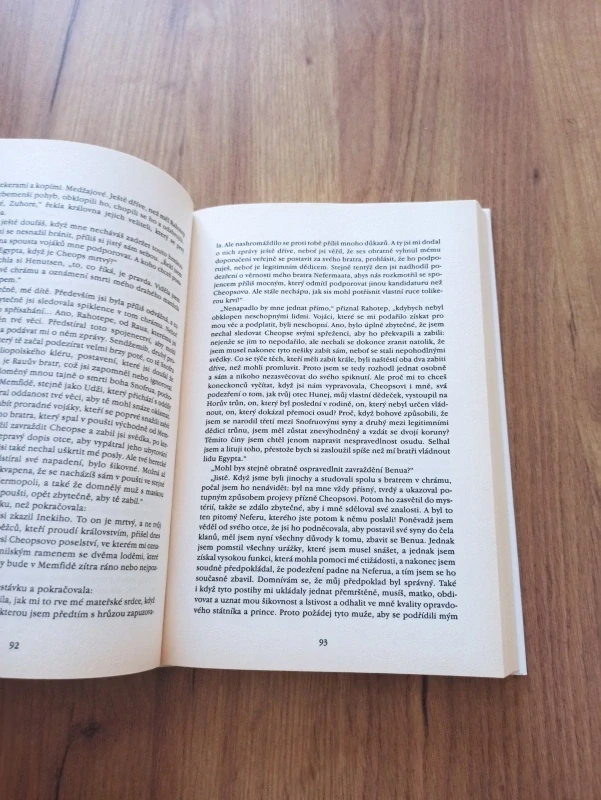 GUY RACHET - Cheopsův kamenný sen