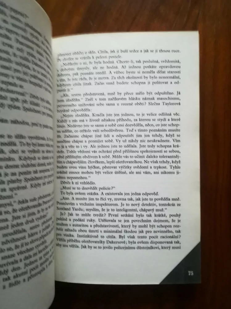 P. D. JAMES - Rubáš pro slavíka