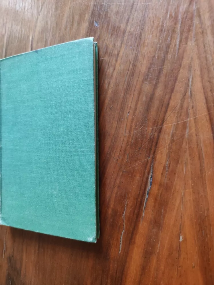 J. DOVER WILSON - The Essential Shakespeare