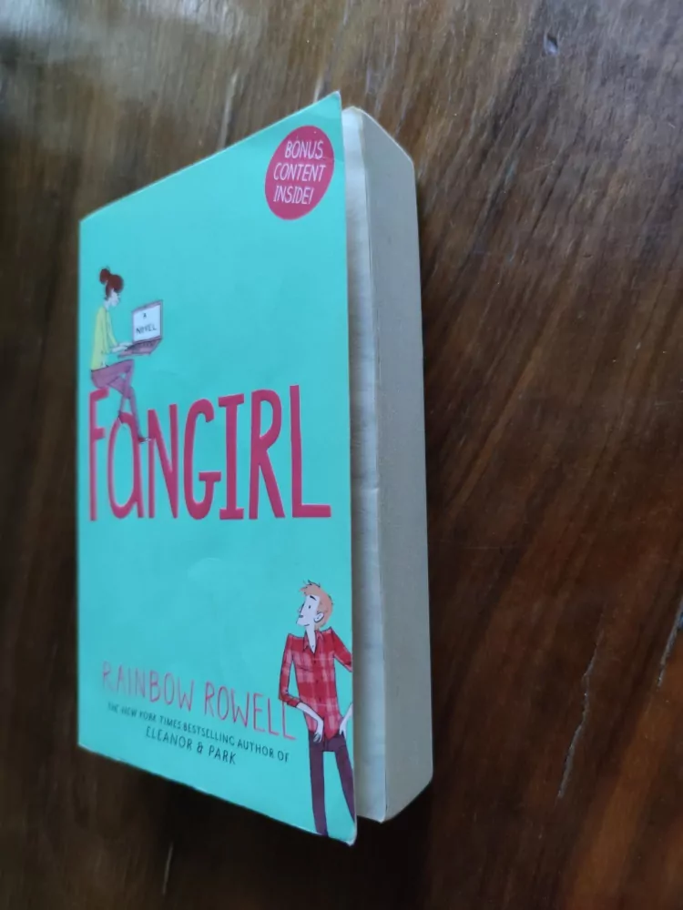 RAINBOW ROWELL - Fangirl
