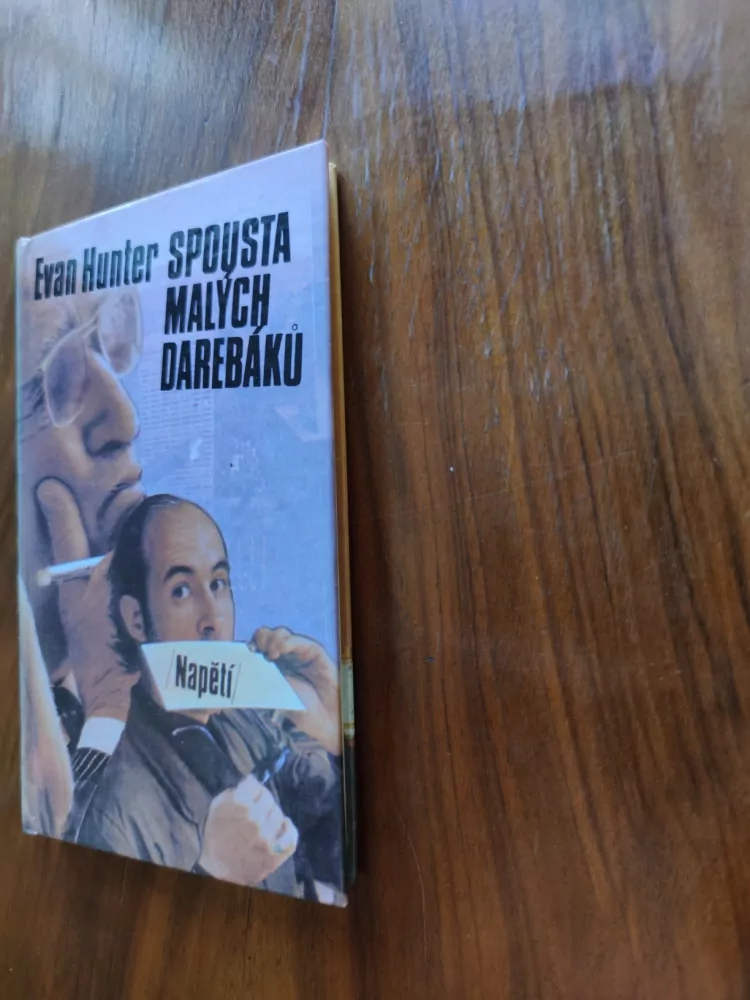 EVA HUNTER - Spousta malých darebáků