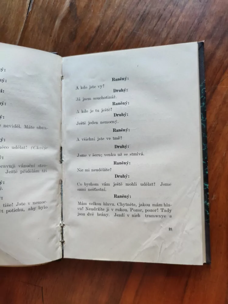 JIŘÍ WOLKER - Tři hry