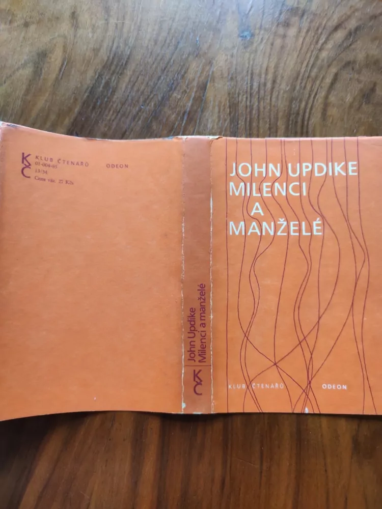 JOHN UPDIKE - Milenci a manželé