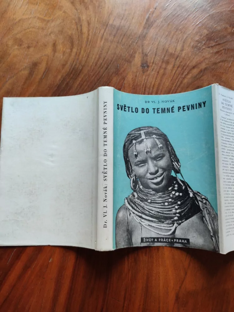 VLADIMÍR JOSEF NOVÁK - Světlo do temné pevniny