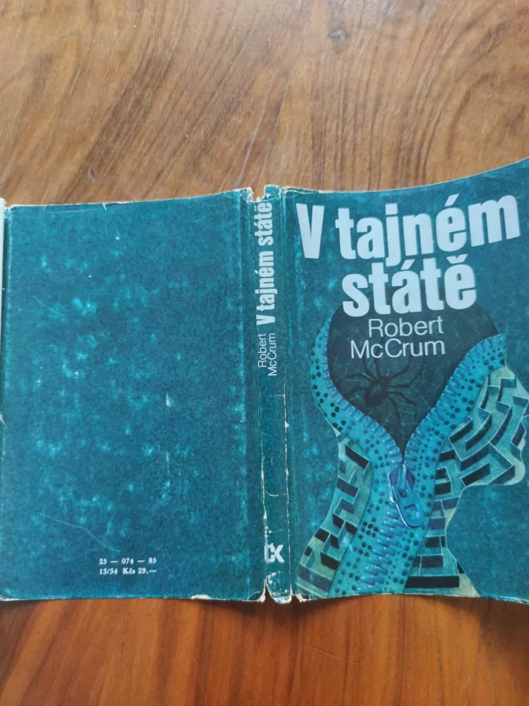 ROBERT MCCRUM - V tajném státě