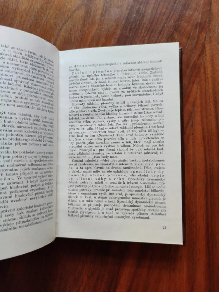 JAROSLAV PÁV A KOLEKTIV - Dietoterapie v praxi