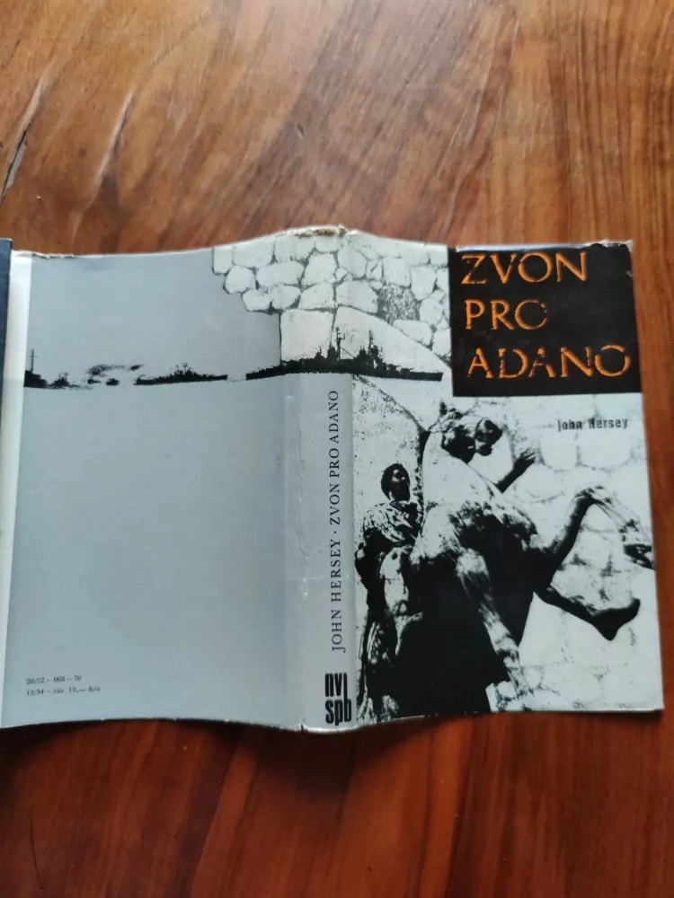 JOHN HERSEY - Zvon pro Adano