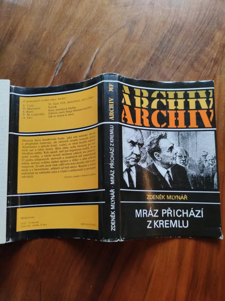 ZDENĚK MLYNÁŘ - Mráz přichází z Kremlu