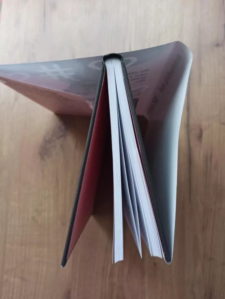 JUTTA NYMPHIUS - Nahoře bez