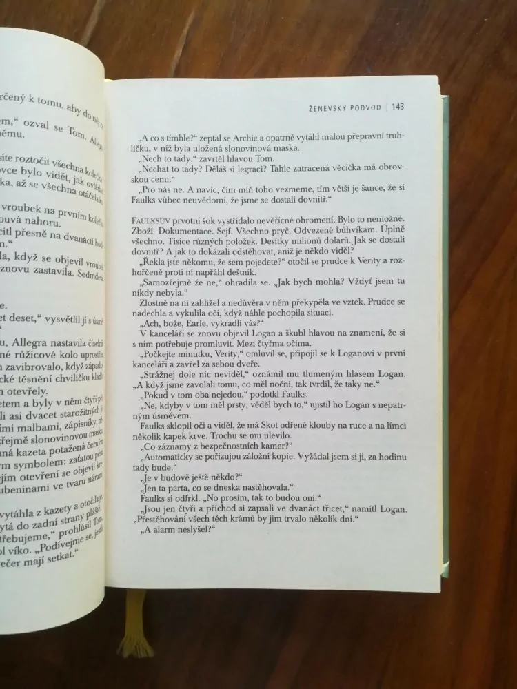 NEJLEPŠÍ SVĚTOVÉ ČTENÍ - Ženevský podvod, Vánoční seznam, Už žádné tajemství, Hora mezi námi