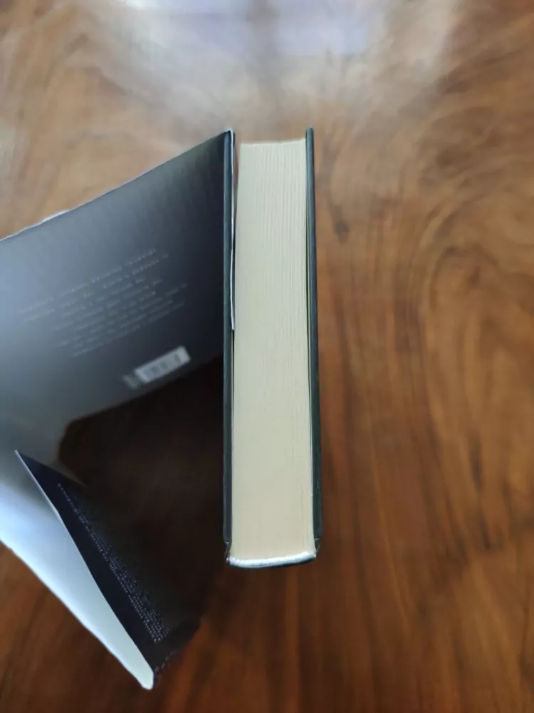 JULIE KENNER - Matrix podle Manola