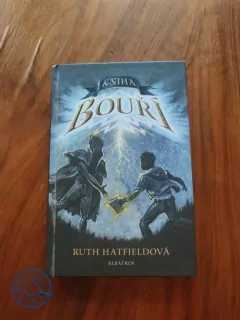 RUTH HATFIELD - Kniha bouří