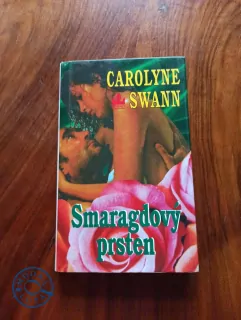 CAROLYNE SWANN - Smaragdový prsten