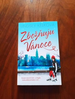 LINDSEY KELK - Zbožňuju Vánoce