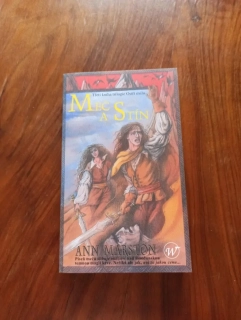 ANN MARSTON - Ostří exilu 3. - Meč a stín