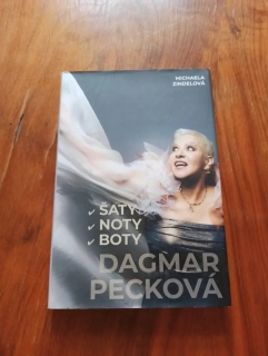 MICHAELA ZINDELOVÁ, DAGMAR PECKOVÁ - Dagmar Pecková: Šaty, noty, boty