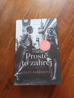 LUCY PARKER - Prostě to zahrej