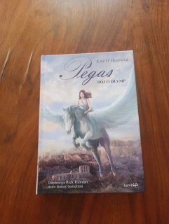 KATE O'HEARN - Pegas: Boj o Olymp