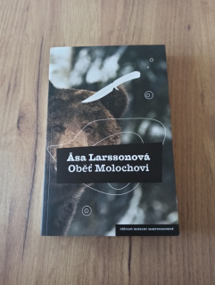 ÅSA LARSSON - Oběť Molochovi
