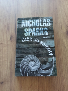 NICHOLAS SPARKS - Útěk do samoty