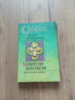 ELLIS PETERS - Neobyčejný benediktin: Advent bratra Cadfaela
