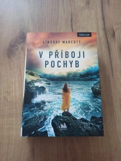 LINDSAY MARCOTT - V příboji pochyb