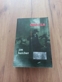 JIM BUTCHER - Oko zla - Harry Dresden 6.