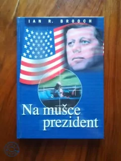 IAN R. BROOCH - Na mušce prezident