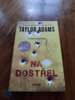 TAYLOR ADAMS - Na dostřel
