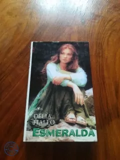 DELIA FIALLO - Esmeralda