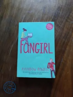 RAINBOW ROWELL - Fangirl
